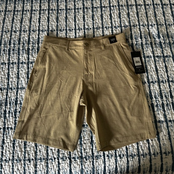 RVCA Men's Khaki Flat Front Shorts - Picture 1 of 7